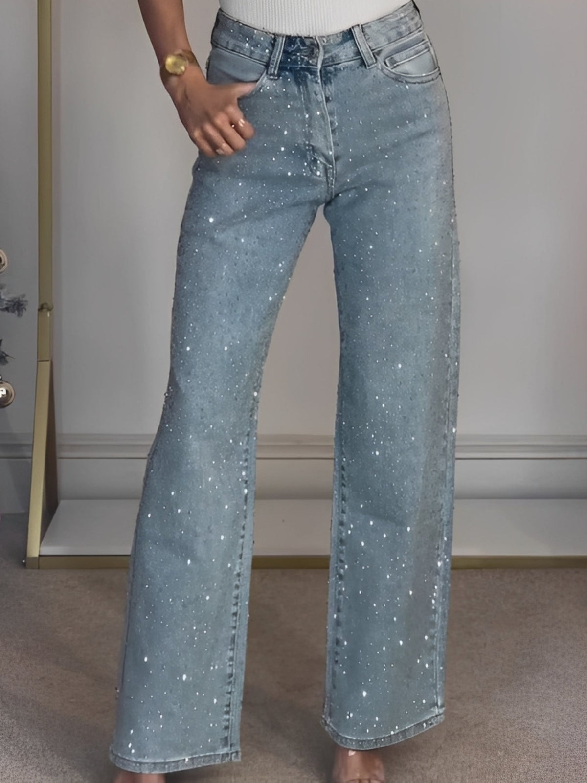 Jean Femme Taille Haute avec Effet Brillant – Élégance Moderne et Look Tendance