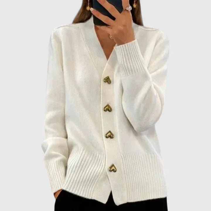 Cardigan Femme | Boutons Cœur Élégants et Confort Douillet