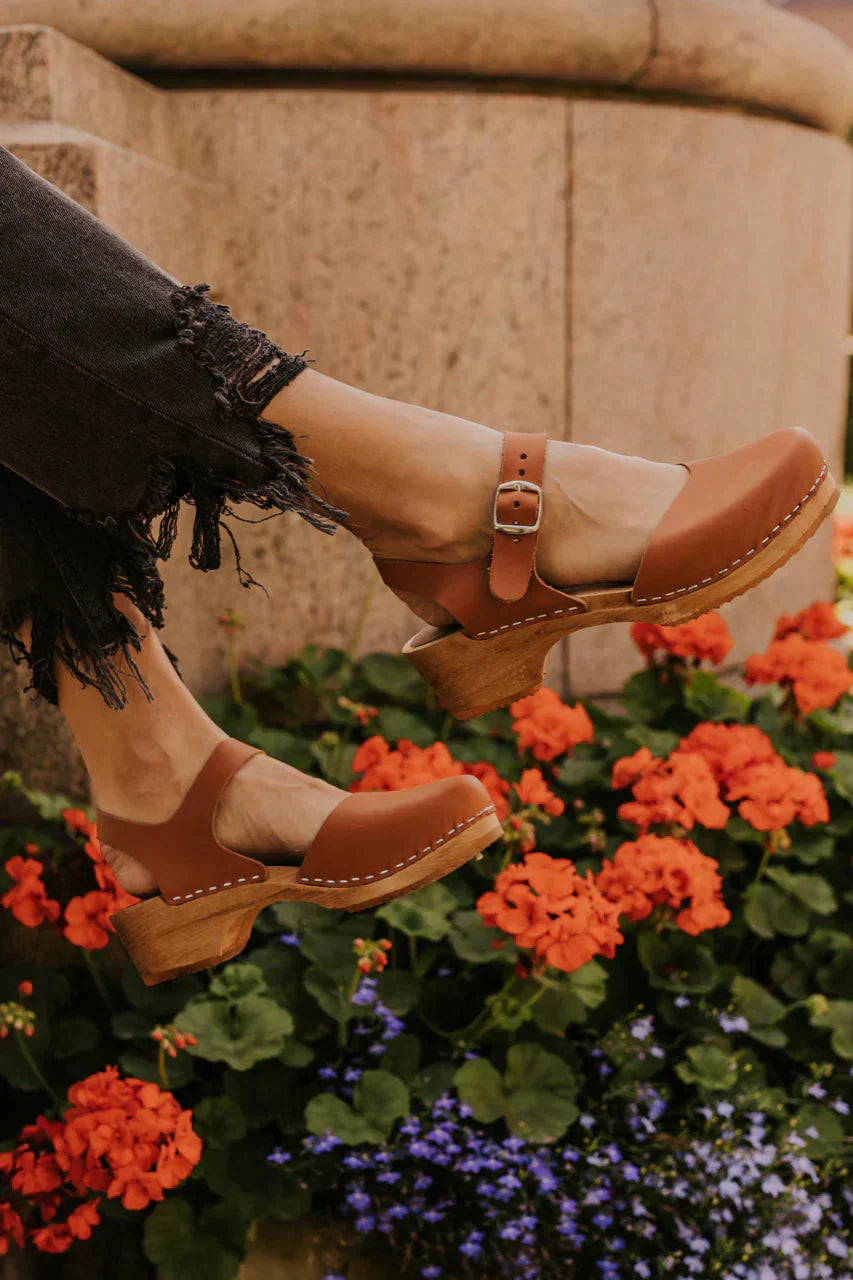 Clogs Élégants pour Femme – Confort Stable & Style Confiant