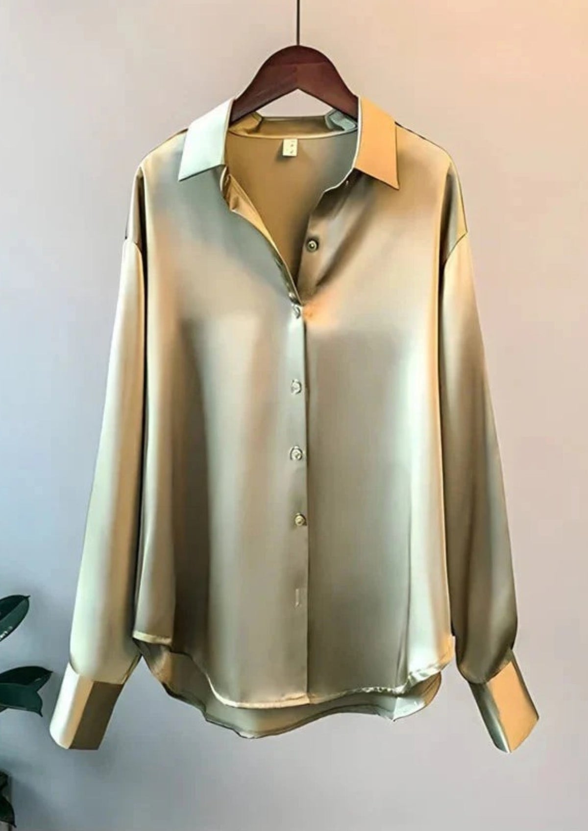 Blouse Classique pour Femme – Design Épuré pour le Quotidien et le Bureau