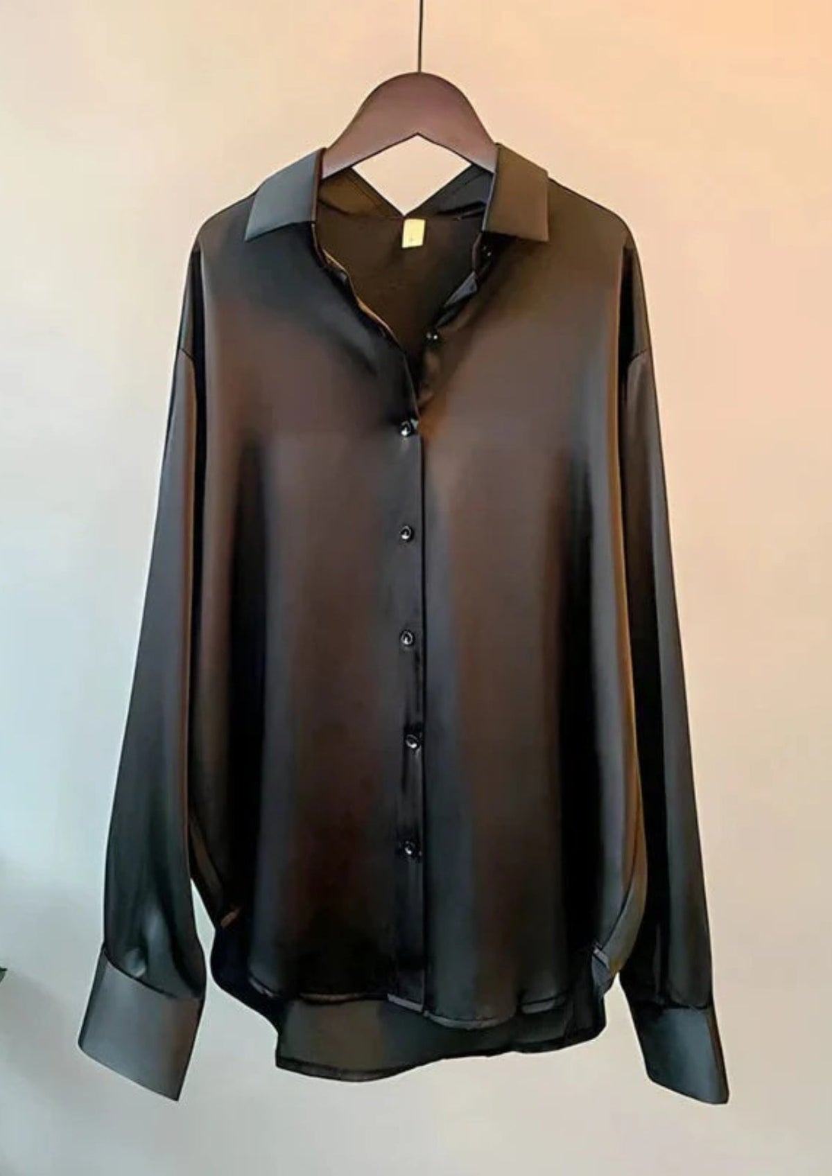 Blouse Classique pour Femme – Design Épuré pour le Quotidien et le Bureau