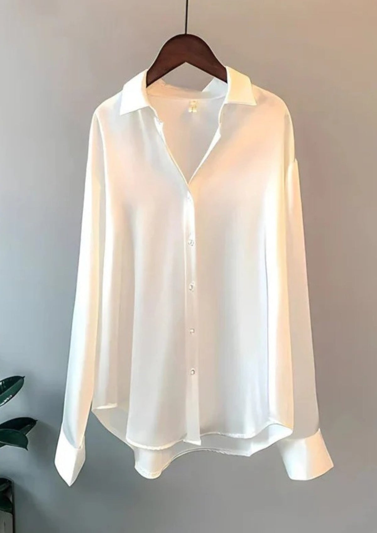 Blouse Classique pour Femme – Design Épuré pour le Quotidien et le Bureau