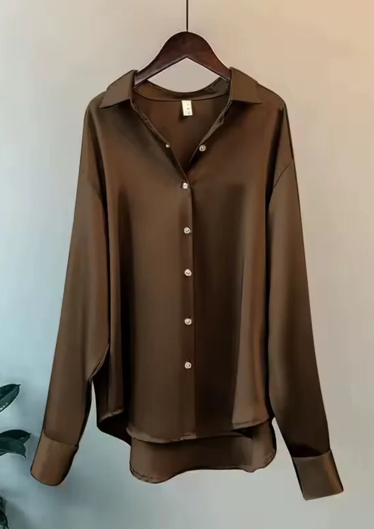 Blouse Classique pour Femme – Design Épuré pour le Quotidien et le Bureau