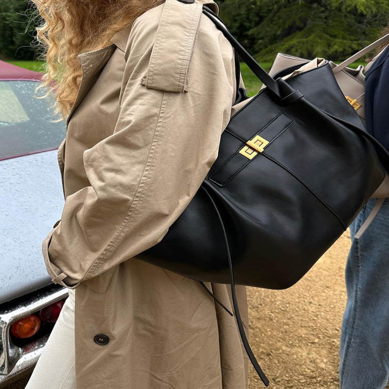 Sac Bandoulière pour Femme – Design Minimaliste et Fonctionnel pour le Quotidien
