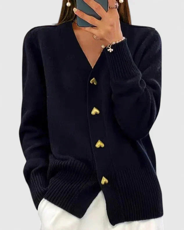 Cardigan Femme | Boutons Cœur Élégants et Confort Douillet