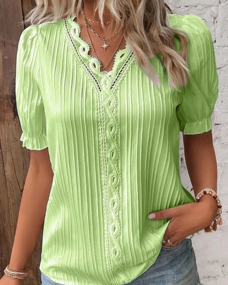 Blouse Structurée à Col V – Silhouette Élégante & Style Polyvalent